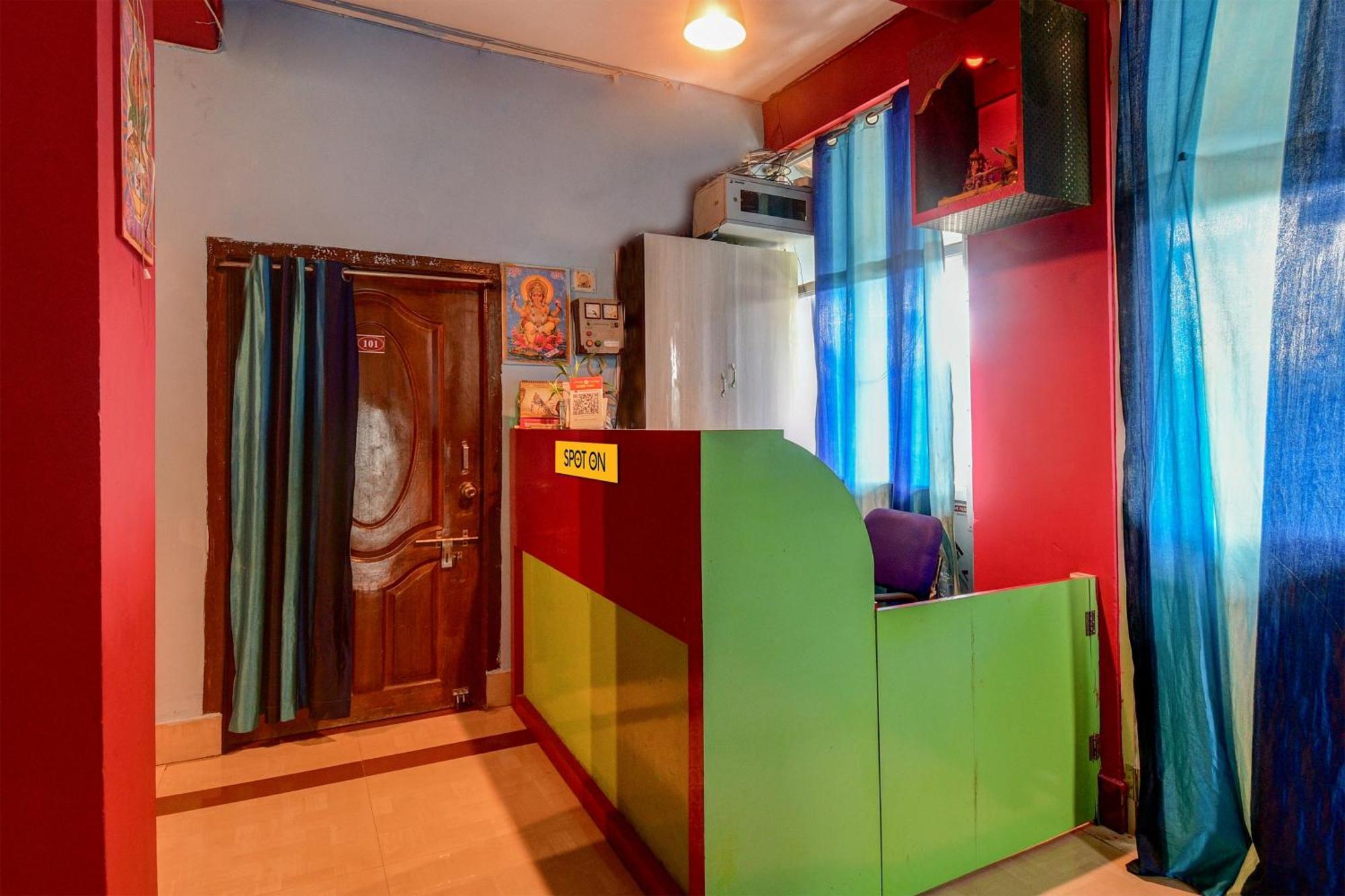 Oyo Flagship Pratikshya Guest House Baripada Екстериор снимка